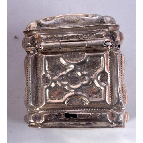 1019 - AN ANTIQUE SILVER BOX. 26 grams. 4.5 cm x 4 cm.