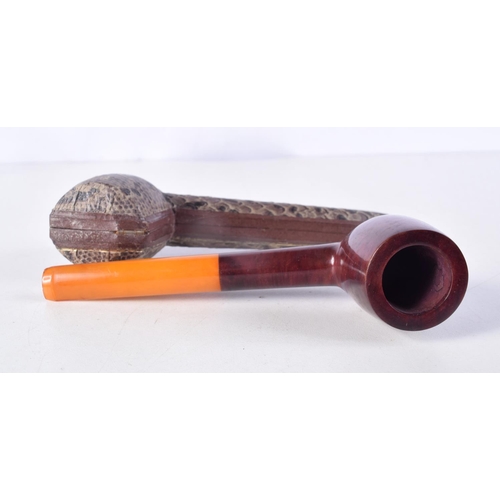 1024 - AN AMBER TIPPED PIPE. 14 cm wide.