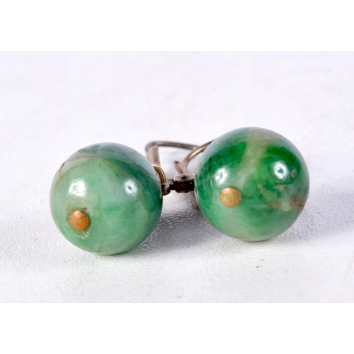 1027 - A PAIR OF VINTAGE CHINESE JADE AND GOLD EARRINGS. 5.3 grams. Jade 2.75 cm wide.