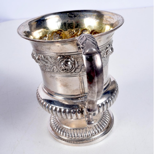 1061 - AN ANTIQUE SILVER MUG. London 1822. 148 grams. 11 cm x 9 cm.