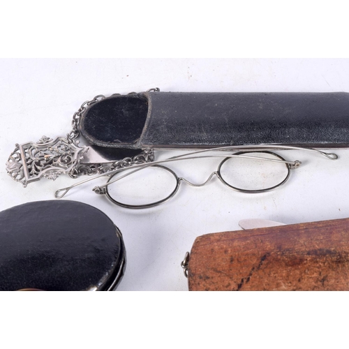 1069 - ANTIQUE SPECTACLES. Largest 13 cm x 13 cm. (8)