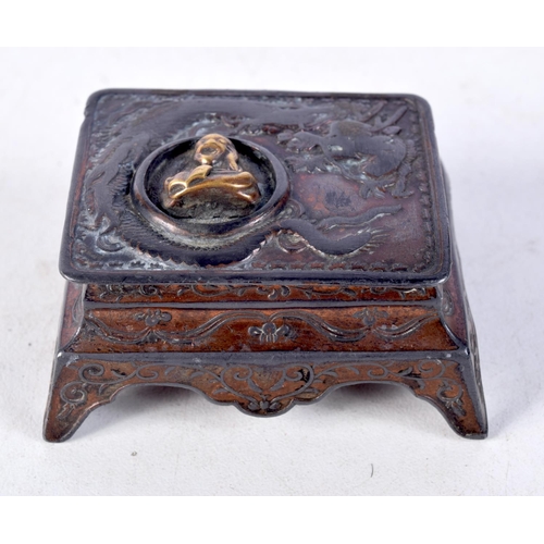 1071 - A 19TH CENTURY JAPANESE MEIJI PERIOD MIXED METAL STAMP BOX. 76 grams. 5.5 cm x 4.25 cm.