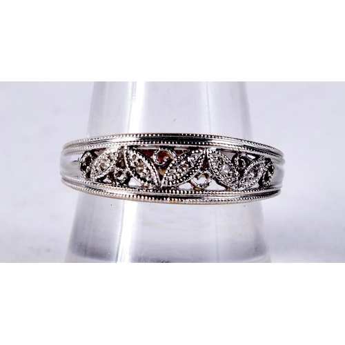 1083 - A 9CT GOLD AND DIAMOND RING. Q. 3.8 grams.