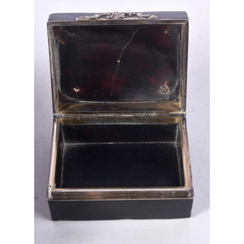 1092 - AN ANTIQUE SILVER MOUNTED TORTOISESHELL BOX. 7 cm x 5.5 cm.