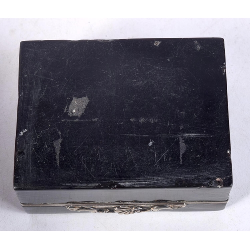 1092 - AN ANTIQUE SILVER MOUNTED TORTOISESHELL BOX. 7 cm x 5.5 cm.