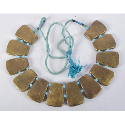 1104 - A VINTAGE TURQUOISE NECKLACE. 70 cm long.