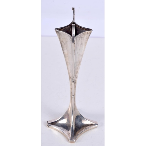 1184 - AN ART NOUVEAU SILVER VASE. Chester 1908. 171 grams overall. 17 cm high.