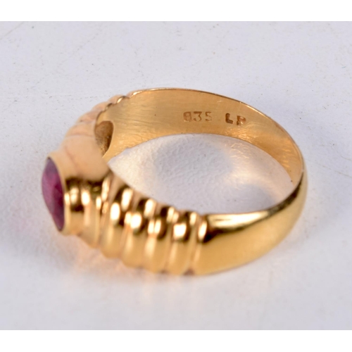 1199 - A SILVER GILT GEM SET RING. 3.9 grams. M.