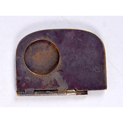 1289 - AN ANTIQUE J BAUM & CO OF BIRMINGHAM FOLDING COMPASS. 6 cm x 4.5 cm.