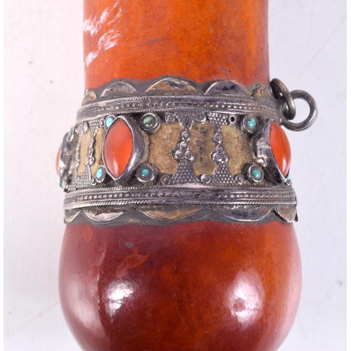 1290 - AN ANTIQUE TIBETAN SILVER MOUNTED WOODEN GROURD. 17 cm x 5 cm.