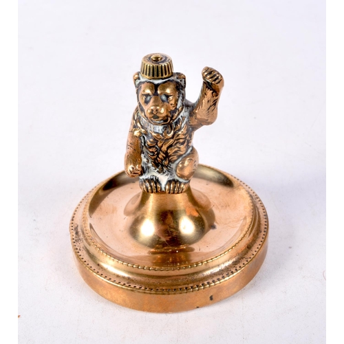 1295 - AN ANTIQUE BRONZE BEAR SMOKERS COMPENDIUM. 7 cm x 7 cm.