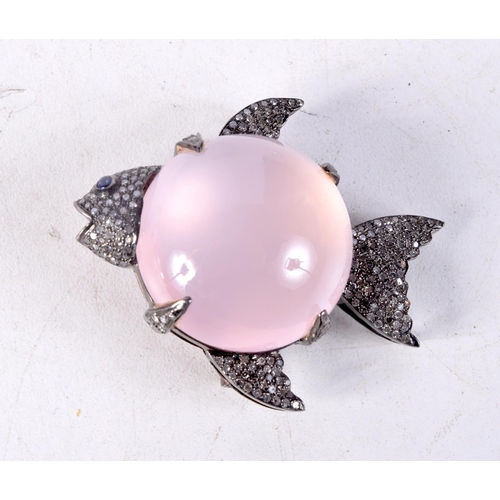 1299 - A ROSE QUARTZ AND DIAMOND FISH BROOCH. 36 grams. 4.5 cm x 5 cm.