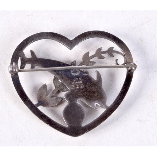 1335 - A DANISH GEORG JENSEN SILVER HEART BROOCH. 12 grams. 3.75 cm x 4.25 cm.