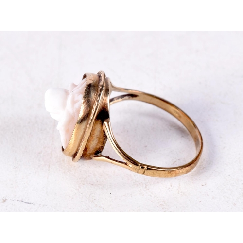 1374 - A 9CT GOLD CAMEO RING.  2.6 grams. M.