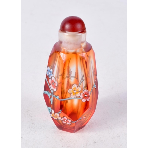 1394 - A VINTAGE CHINESE ENAMELLED GLASS SNUFF BOTTLE. 7 cm x 3 cm.