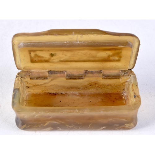 1414 - AN ANTIQUE HORN SNUFF BOX. 6.25 cm x 3 cm.