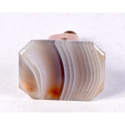 1421C - AN ANTIQUE AGATE SEAL. 4 cm x 2.75 cm.