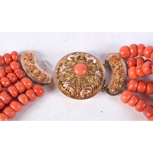 1422D - AN 18CT GOLD AND CORAL NECKLACE. 312 grams. 43 cm long.