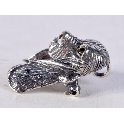 1425E - A SILVER DOG BROOCH. 11 grams. 3.5 cm x 2.5 cm.