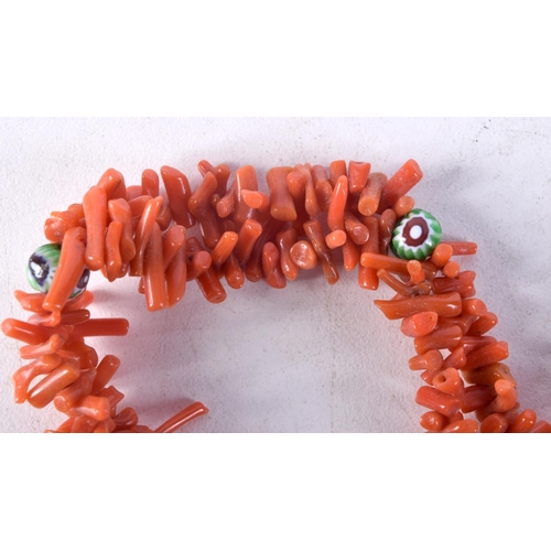 1435E - A CORAL NECKLACE. 40 cm long.