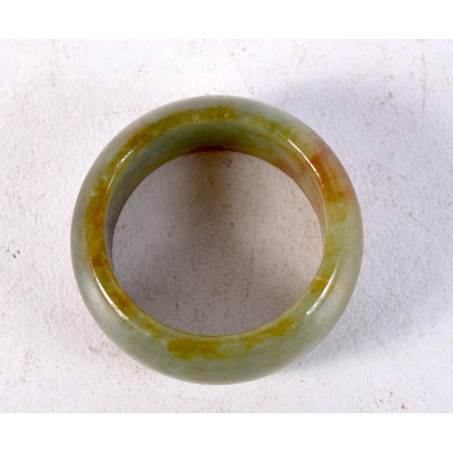 1436 - A CHINESE JADE RING. 6.8 grams. C.