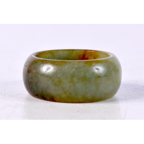 1436 - A CHINESE JADE RING. 6.8 grams. C.