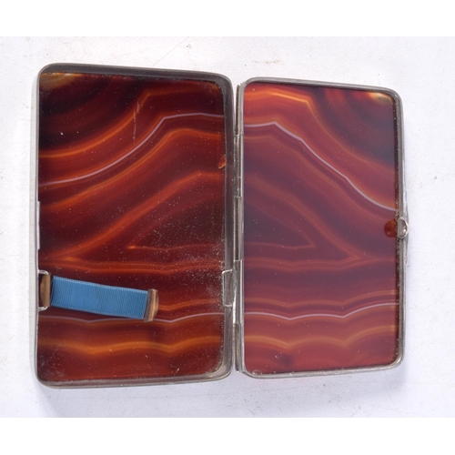 1436E - AN AGATE SNUFF BOX. 73 grams. 7.5 cm x 5.5 cm.