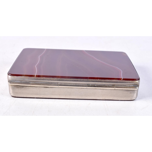 1436E - AN AGATE SNUFF BOX. 73 grams. 7.5 cm x 5.5 cm.