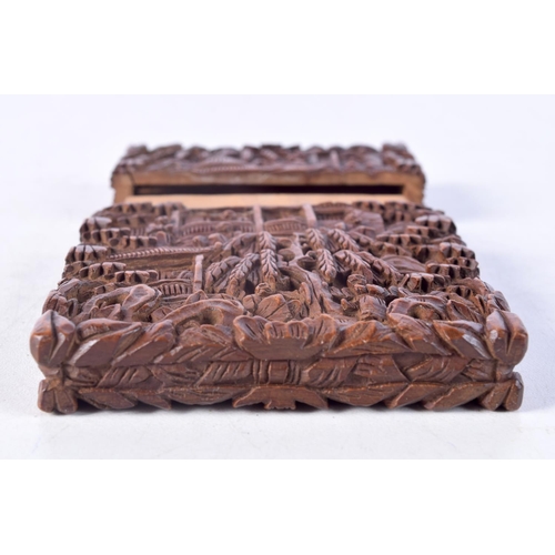 1437B - A 19TH CENTURY CHINESE CANTON CARVED SANDALWOOD CARD CASE AND COVER Qing. 10.5 cm x 7 cm.