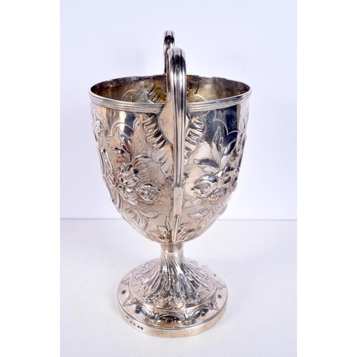 1439 - A LARGE EARLY 19TH CENTURY TWIN HANDLED SILVER TROPHY. 449 grams. London 1803. 449 grams. 23.5 cm x ... 