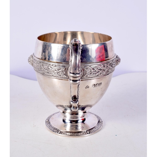 1448 - A 1920S IRISH SILVER MUG. Dublin 1923. 189 grams. 11 cm x 9.5 cm.