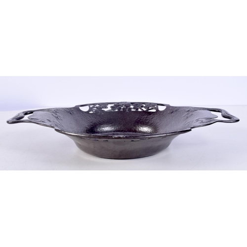 1499D - A TUDRIC ART NOUVEAU TWIN HANDLED PEWTER DISH. 27 cm wide.