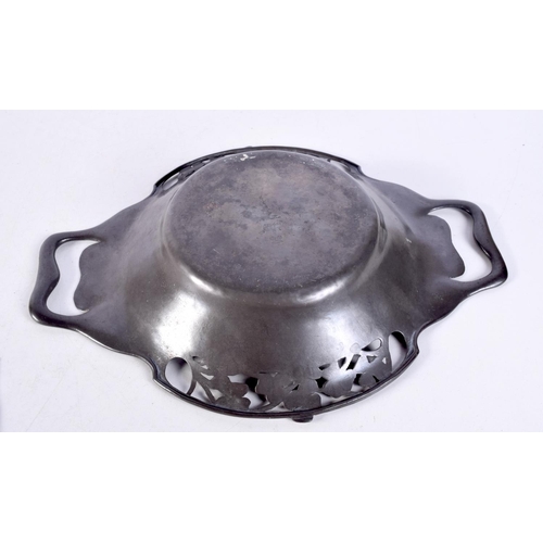 1499D - A TUDRIC ART NOUVEAU TWIN HANDLED PEWTER DISH. 27 cm wide.