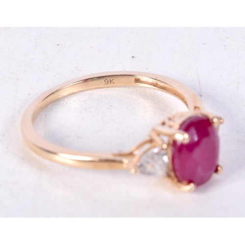 776 - A 9CT GOLD GEM SET RING.  Stamped 9K, Size R, weight 2.5g