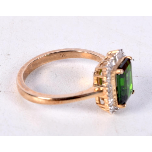 777 - A 9CT GOLD GEM SET RING.  Stamped 9K, Size Q, weight 3.7g