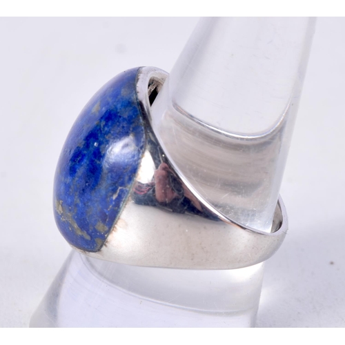 787 - A SILVER AND LAPIS RING.  Stamped 925, Size R, weight 9.4g