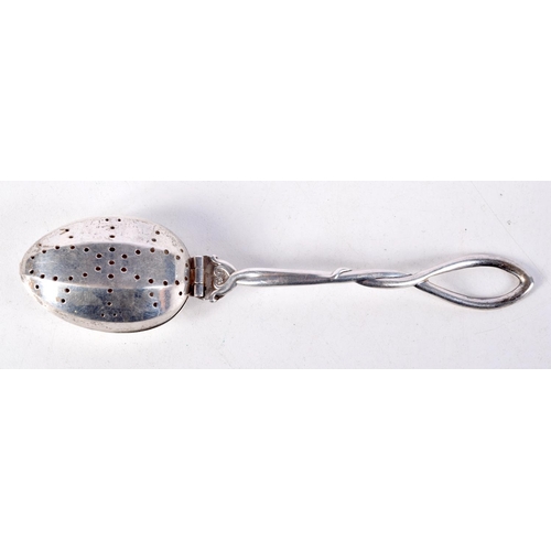 801 - A STERLING SILVER LOOSE TEA INFUSER.  Stamped Sterling, 14cm x 3.2cm, weight 29g