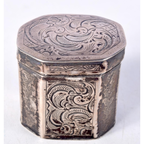 803 - A STERLING SILVER SNUFF BOX.  Hallmarked Sterling, 3.6cm x 3.7cm x 3cm, weight 23.9g