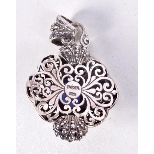 806 - A SILVER PENDANT INSET WITH GEMS.  Stamped 925, 5.2cm x 3.2cm, weight 16.5g