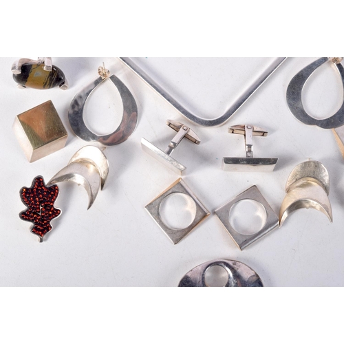 830 - A COLLECTION OF MODERN SILVER JEWELLERY CONSISTING OF FIVE PAIRS OF EARRINGS,  THREE RINGS, THREE PE... 