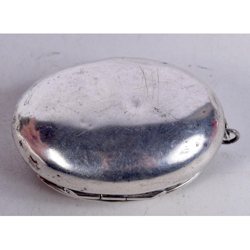 863 - A CONTINENTAL SILVER PILL BOX,  Stamped 800, 12.3cm x 5.5cm x 4.1cm, weight 29.6g