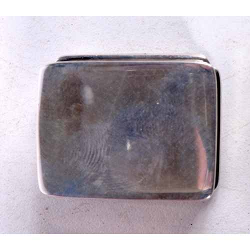 874 - A CONTINENTAL SILVER PILL BOX DECORATED WITH A BRITISH BULLDOG.  Stamped Sterling, 1.3cm x 2.6cm x 3... 