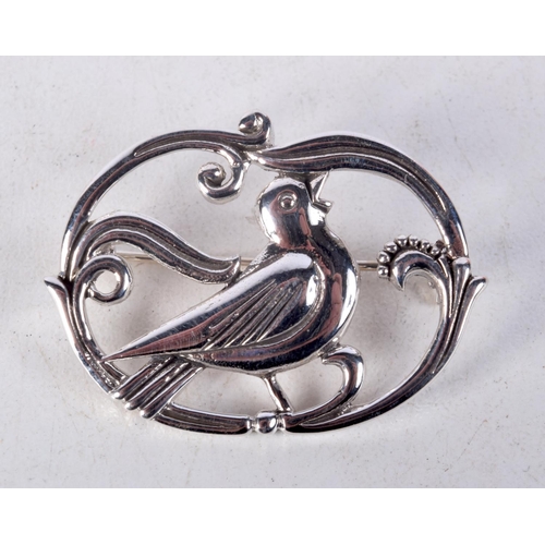 883 - A DANISH SILVER BIRD BROOCH.  Stamped Denmark Sterling, 2.7cm x 3.6cm, weight 7.3g