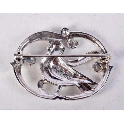 883 - A DANISH SILVER BIRD BROOCH.  Stamped Denmark Sterling, 2.7cm x 3.6cm, weight 7.3g