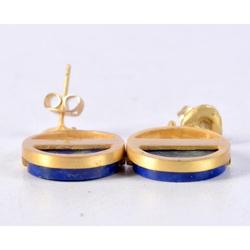 884 - A PAIR OF CONTEMPORARY YELLOW METAL AND LAPIS EARRINGS.  2.9cm x 1.6cm, weight 8.1g