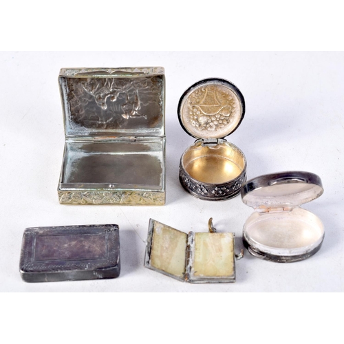 909 - FIVE SILVER BOXES.  Largest 1.3cm x 4cm x 3.1cm, total weight 56.2g (5)