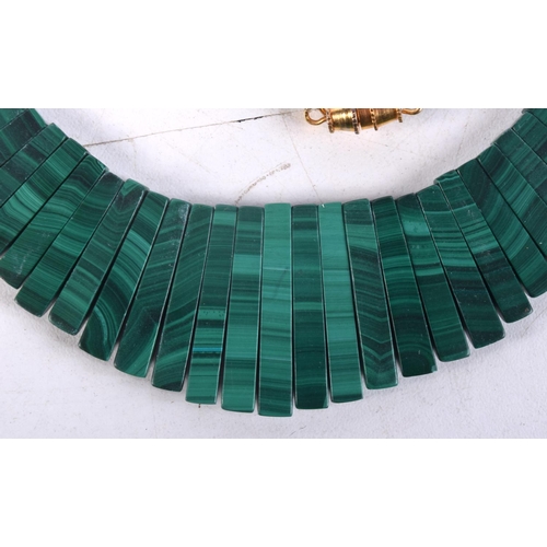 915 - A MALACHITE NECKLACE.  38cm long