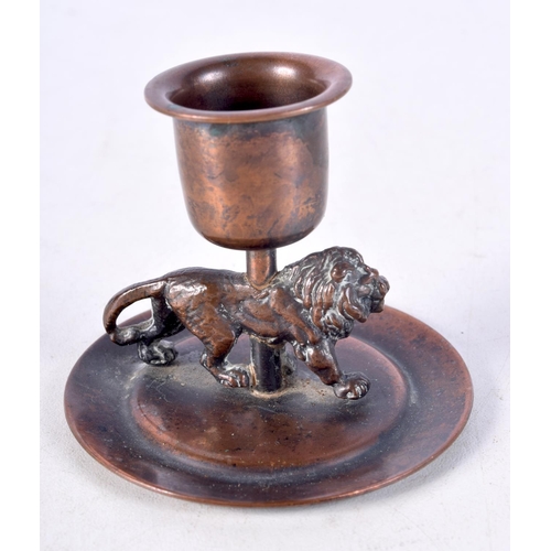 922 - AN UNUSUAL 19TH CENTURY ENGLISH GRAND TOUR LION CHAMBERSTICK. 6.5 cm x 5.25 cm.