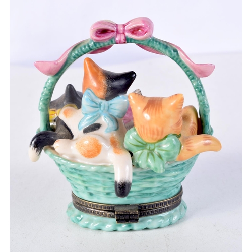 936 - A VINTAGE PORCELAIN CAT BOX. 8 cm x 7 cm.