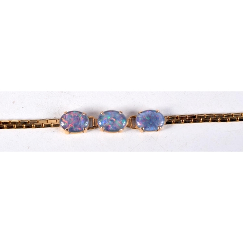 938 - LOVELY 14CT GOLD AND OPAL BRACELET. 4 grams. 18.5 cm long.